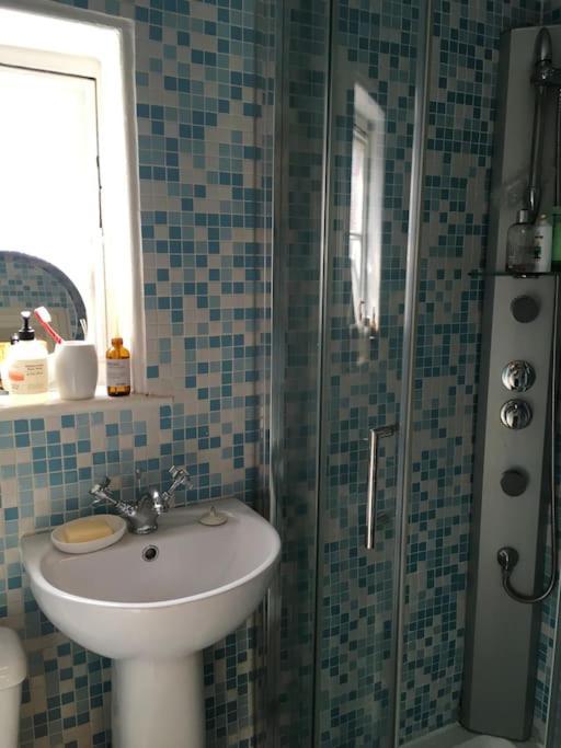 Stylish Two Large Double Bedroom House In Central Harrogate With On Street Parking Exterior foto